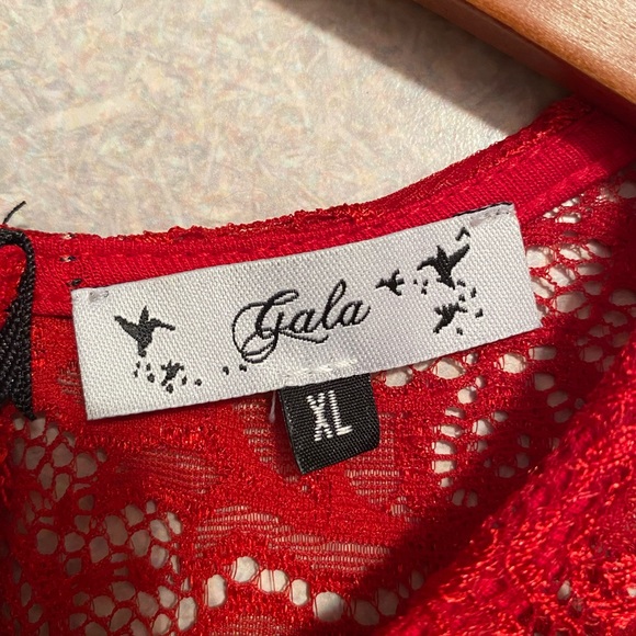 Gala Women's Red Lace Flirty Top Size XL - Picture 2 of 5